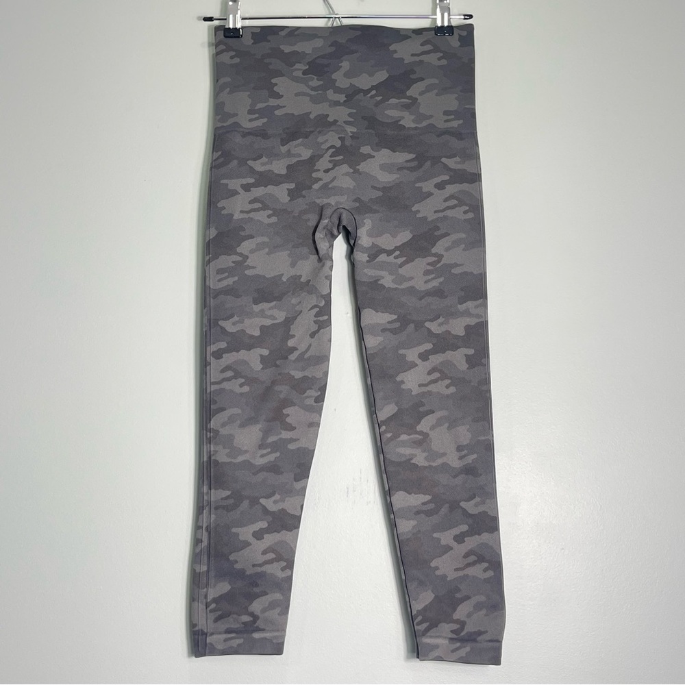SPANX Women's Leggings Compression Shapewear Stretch Gray Camo Print Size Large